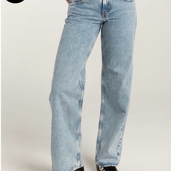 28 Levi’s Low Pro Straight Leg Denim Jeans Women’s Light Blue Gray Acid Wash - Picture 10 of 11